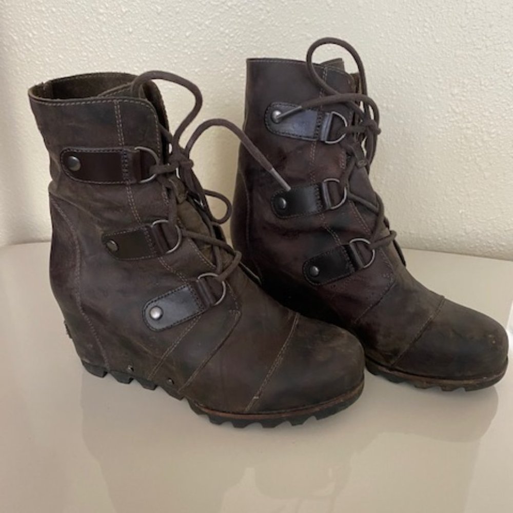 Sorel Joan of Arc platform boot